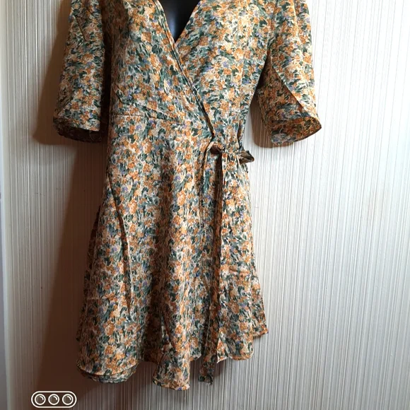 Beautiful party Dress - Picture 5 of 5